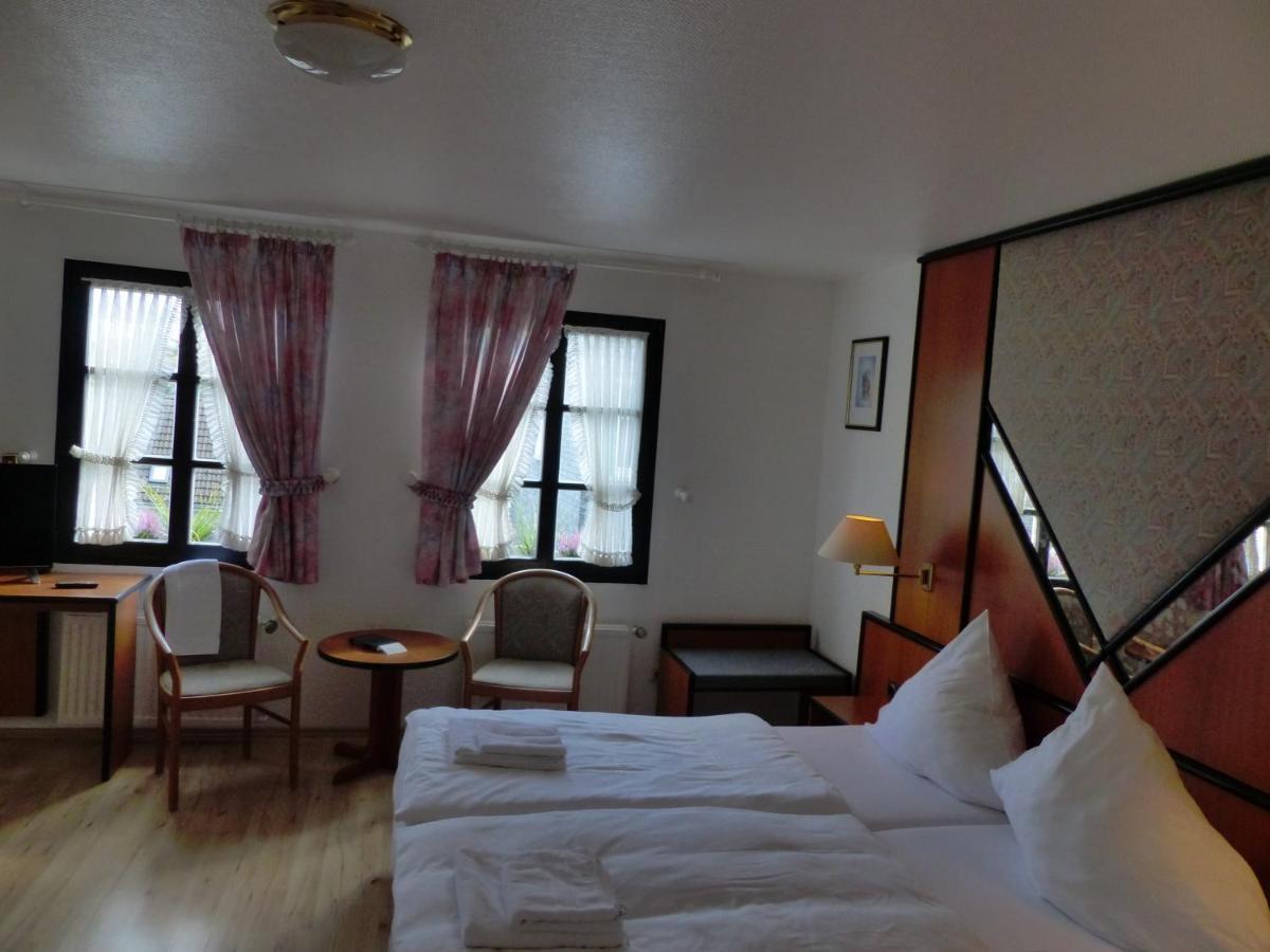 Hotel Zur Post Dabringhausen - Contactless Self Check-In แวร์เมลสเคียร์เคน ภายนอก รูปภาพ