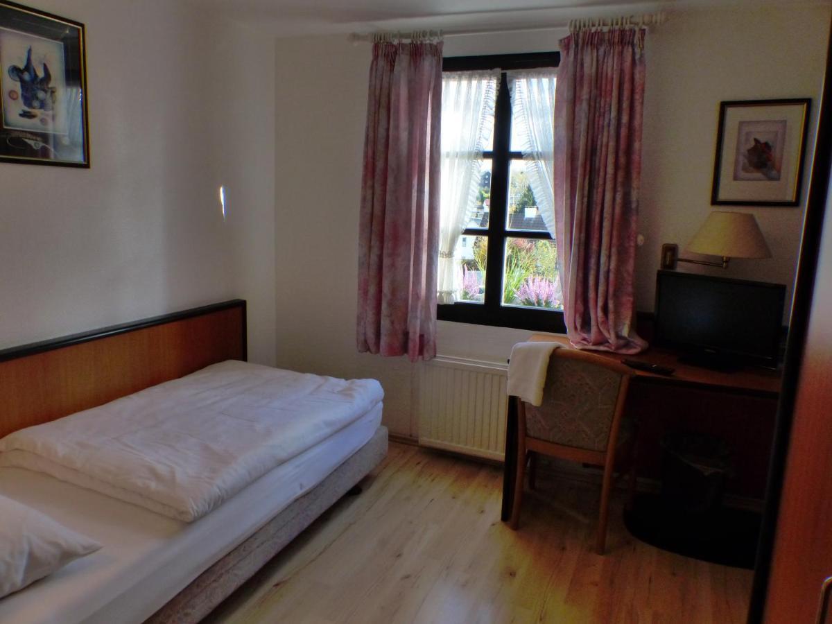 Hotel Zur Post Dabringhausen - Contactless Self Check-In แวร์เมลสเคียร์เคน ภายนอก รูปภาพ