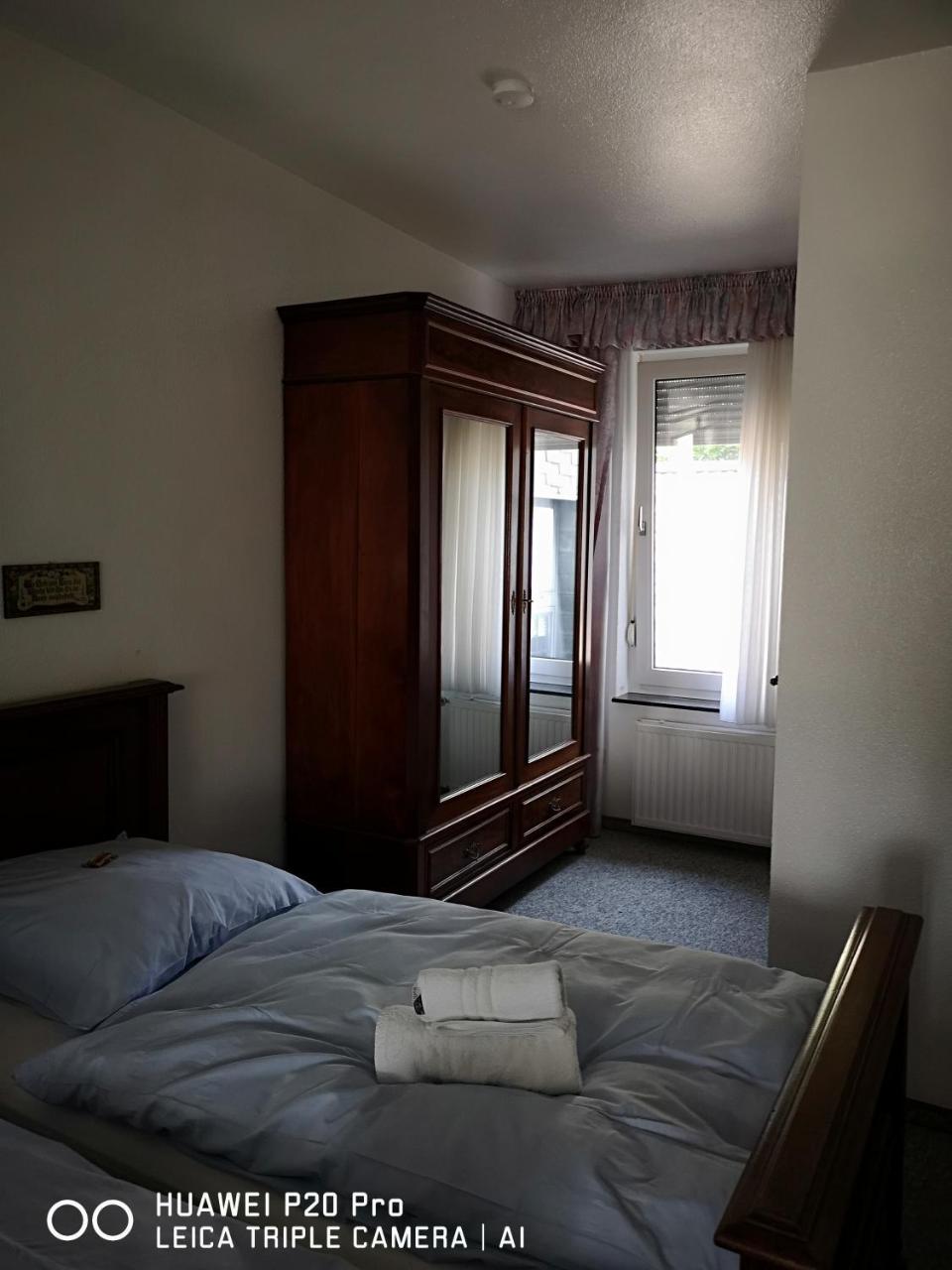 Hotel Zur Post Dabringhausen - Contactless Self Check-In แวร์เมลสเคียร์เคน ภายนอก รูปภาพ